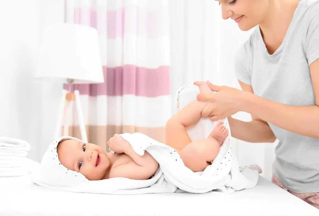 Vodič za roditelje: Kako prepoznati i liječiti atopijski dermatitis kod dojenčadi i male djece?