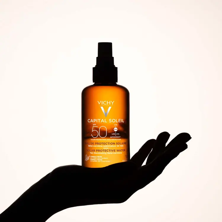 Vichy Capital Soleil vodica za zaštitu od sunca i blistaviji ten SPF 30 200 ml