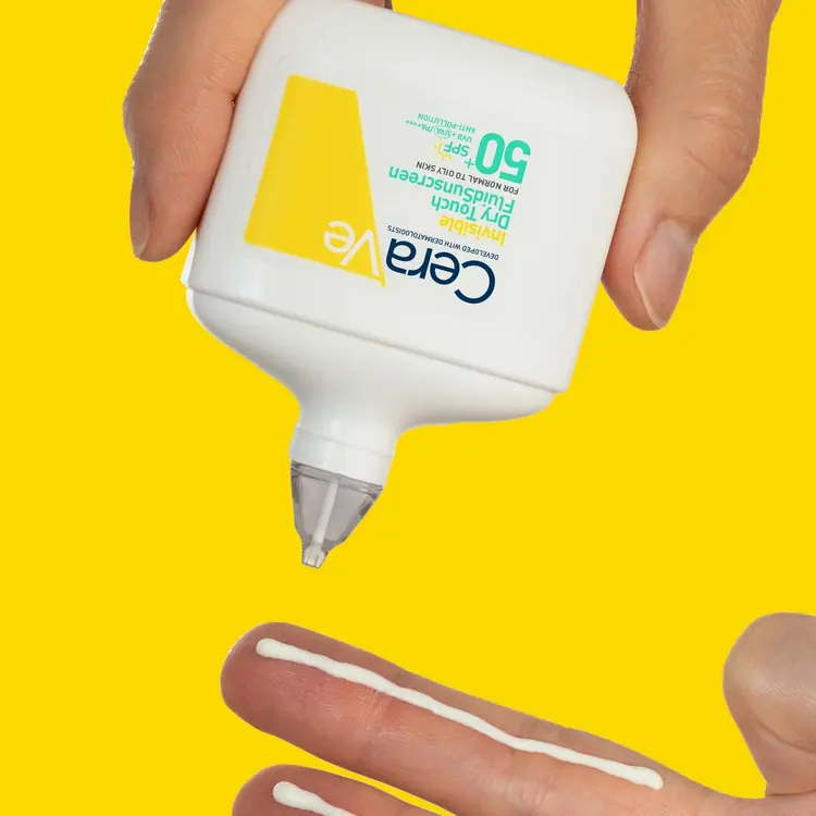 CeraVe Nevidljivi „Dry Touch” fluid za zaštitu od sunca, SPF 50+, vrlo visoka zaštita, 50 ml 

