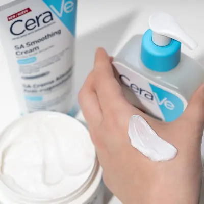 CeraVe SA krema za zaglađivanje suhe i grube kože od 340 ml
